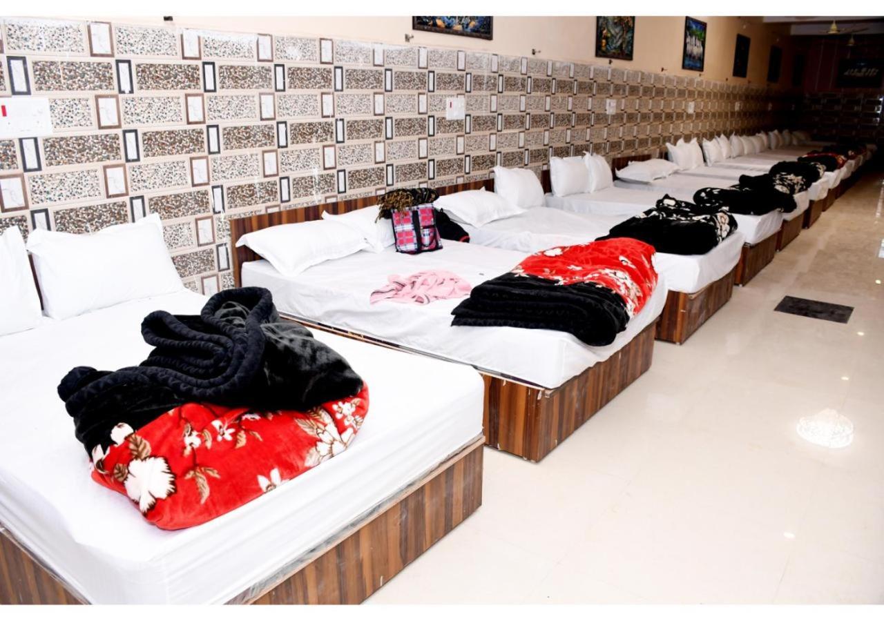Tirupati Balaji Inn Bageshwar Dham Basāri Exteriör bild