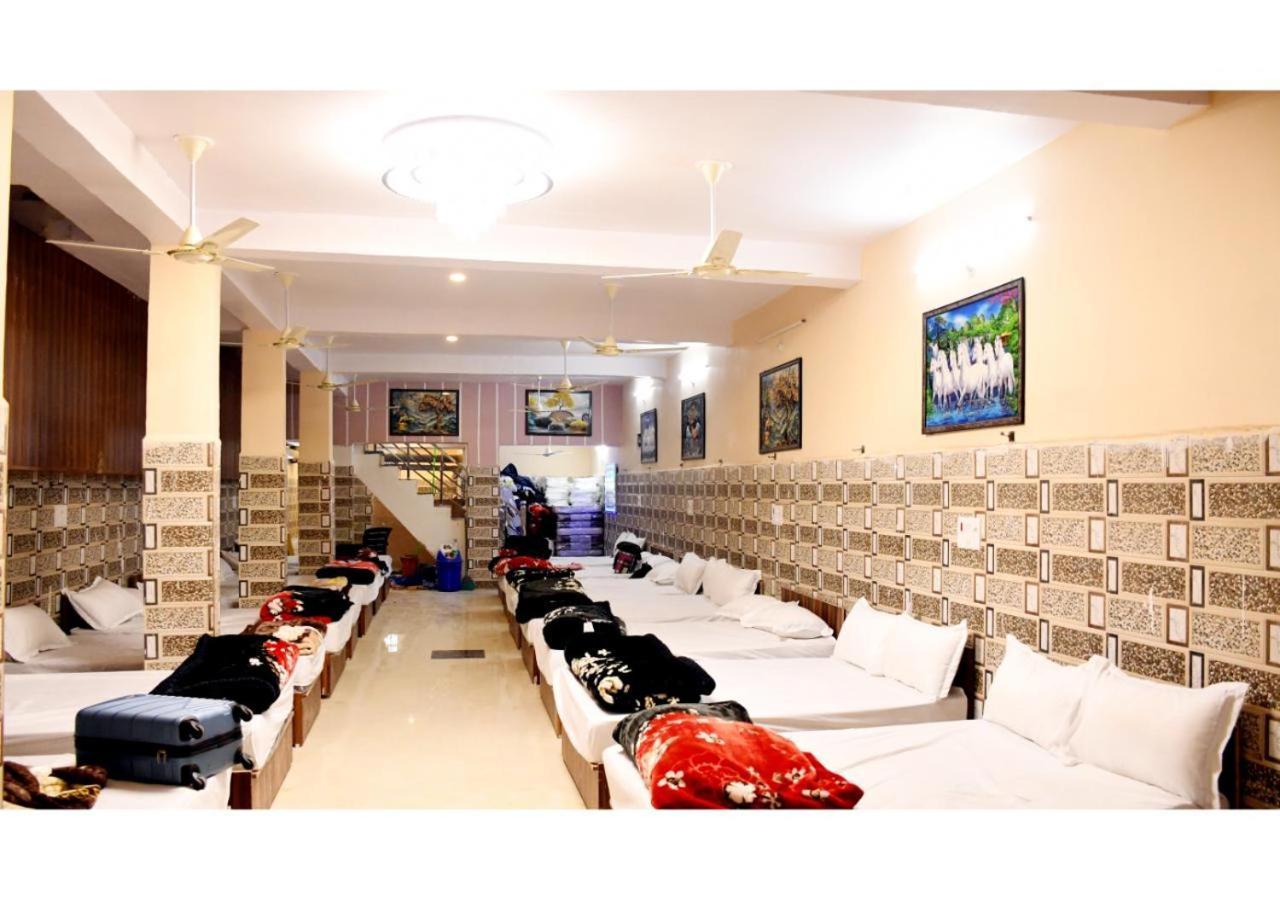 Tirupati Balaji Inn Bageshwar Dham Basāri Exteriör bild